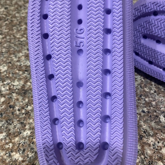COPY - Women’s Academy Purple Sandals Size 5-6 (New Without Tags-PERFECT condit… - Picture 6 of 6